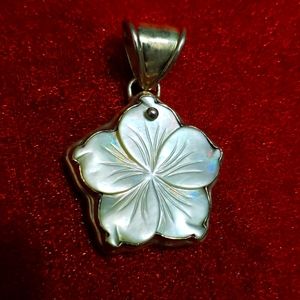 Vintage 925 mother of pearl pendant